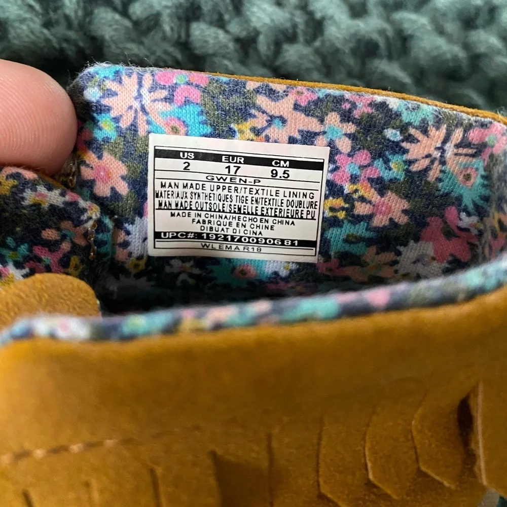 Carter’s baby girl moccasins